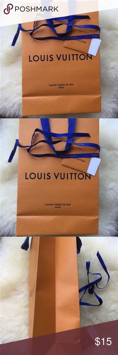 does louis vuitton do gift cards